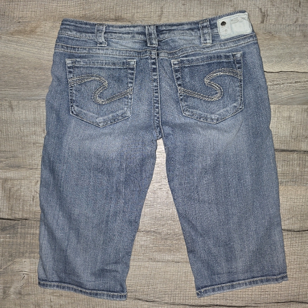 ⭐️2/$25 Women's Silver TUESDAY BERMUDA Shorts Sz 33